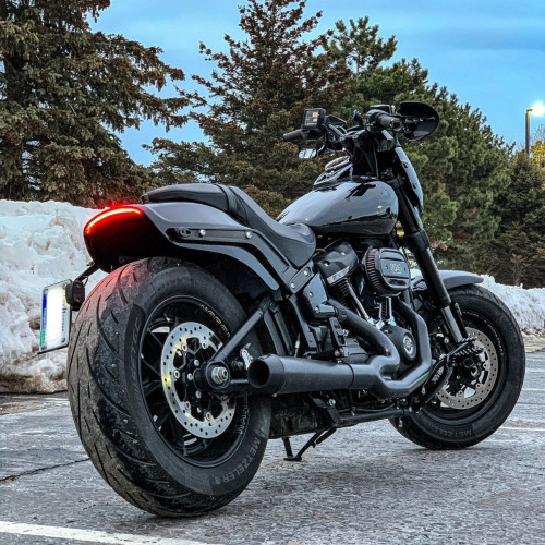 PartzBiz HD: -CUSTOM Dynamics สีแดงไฟท้าย LED แบบบูรณาการไฟเลี้ยว Harley FAT BOB 18-20 CD-FATBOB 2010-1405 20101405 แสงที่ดีที่สุดสำหรับ 2009-2019 FLTCU FLHX FLHR FLTR FLHT fltrx ProBeam