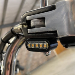PartzBiz HD CD-MMTS-AW-B - Black Mirror Mount Front Turn Signals PartzBiz HD CD-MMTS-AW-B - Black Mirror Mount Front Turn Signals