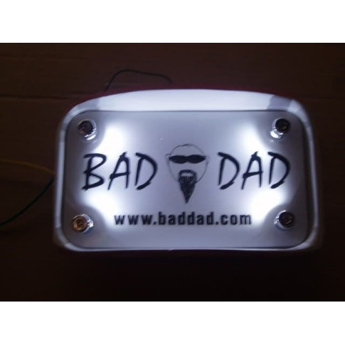 PartzBiz HD: 4423124-Bad Dad 80817 ป้ายทะเบียน LED สีขาวกระดุม Harley Touring Softail ระบบเชื้อเพลิงเต็มตัวกรองอากาศเสียตัวกรองจูนเนอร์ประสิทธิภาพที่ดีที่สุดสำหรับ