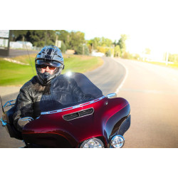 PartzBiz HD DS23100634 - Klock Werks 11.5" Dark Smoke Flare Batwing Windshield For Harley FLHT FLHX 14-23 | KW05-01-0372 PartzBiz HD DS23100634 - Klock Werks 11.5" Dark Smoke Flare Batwing Windshield For Harley FLHT FLHX 14-23 | KW05-01-0372