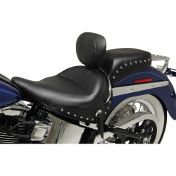 PartzBiz HD MD79913 - Mustang Studded Wide Solo พร้อมพนักพิงแบบถอดได้ Harley 05-17 Softail FLSTN | 79913